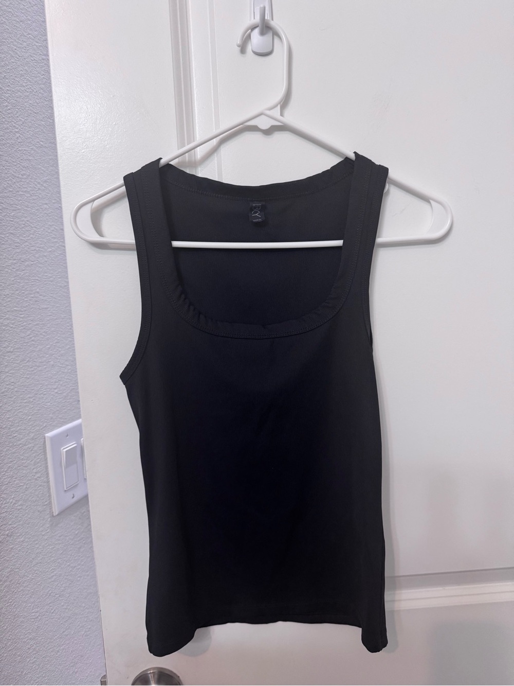 Cotton On Body Black Women's Scoop Neck Tank Top Size Small
